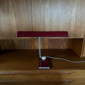 Klaus Musinowski为PGH Beleuchtungskörper Halle设计的书桌灯，产于1960年代。前东德2010型号。