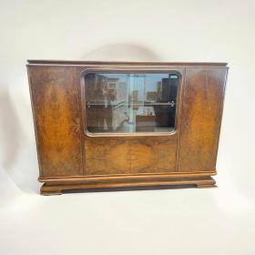 装饰艺术书柜/书架 - 德国约 1930 年，由 EHD 精心制作，采用胡桃木制成，带有贴面正面