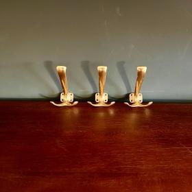 原装中世纪经典黄铜挂钩，3件套，品相极佳，1960年代