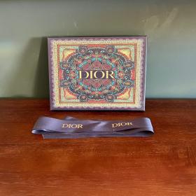 Dior 原装纸盒，配有配套丝带（2米）和丝纸