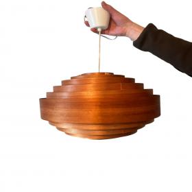 Hans Agne Jakobsson 现代设计 - 松木饰面吊灯，由瑞典 Elysett AB 制造，20 世纪 60 年代/70 年代