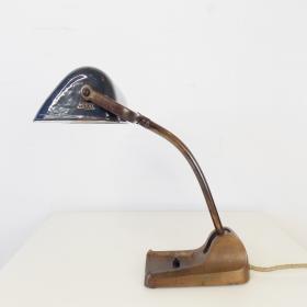 Dr. Schneider&Co 出品的 Horax 银行家台灯