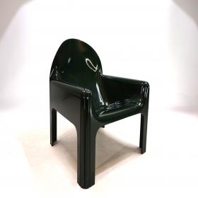 Gae Aulenti 设计 Kartell 4794 塑料扶手椅，1972年