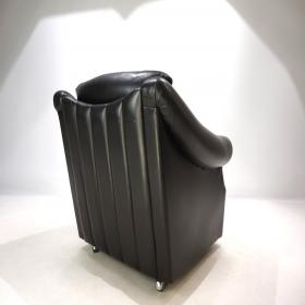 法式艺术装饰风格皮革扶手椅，1960年代