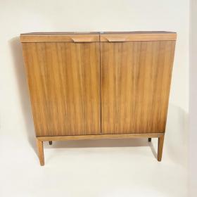 Palette Möbelwerk - 德国 Mid Century 高柜，1972 年制造，带有交付收据和品牌标签。