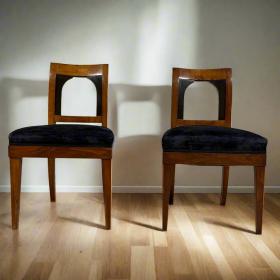 古董椅一对 | 约1820年比德迈尔时期 | 樱桃木 | 深蓝色织物