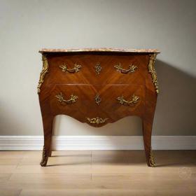 法国古董抽屉柜，约1900年，饰以华丽黄铜