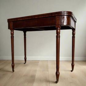 古董游戏桌 | 约1820年英国 | 金字塔桃花心木