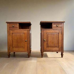 古董床头柜 | 橡木与大理石 | 新艺术风格，约1925年